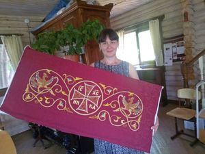 Работа над подвесными пеленами в храм 40 мучеников